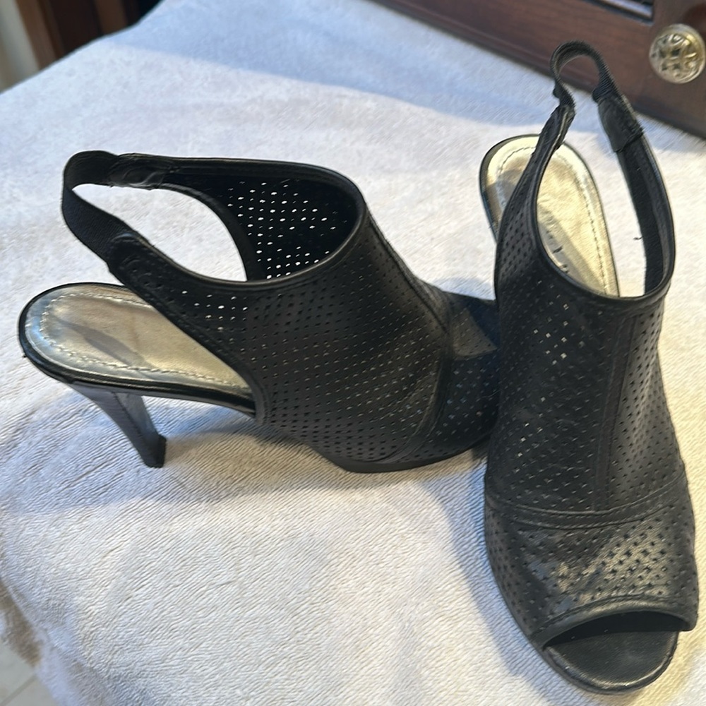 Cute and comfortable Audrey Brooke heeled sandals.